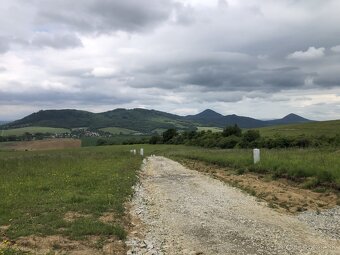pozemok na výstavbu RD - 500m2, mimo ruchu, v prírode - 5
