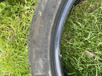 Letné pneu 225/40 R18 - 5