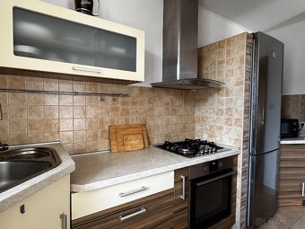 NA PREDAJ: 3-izbový byt s terasou, záhradou a garážou - 5