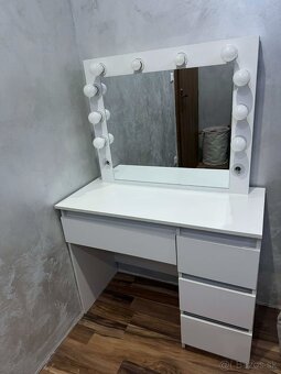 Kozmetický stolík - 5