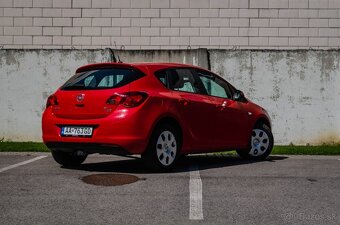 Opel Astra 1.4 ecoFLEX Cosmo - 5