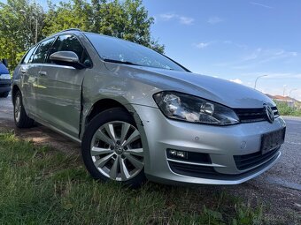 Predám ľahko poškodený VW Golf variant 1,6 TDi DSG RV 2016. - 5