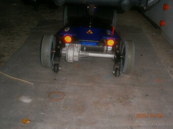 Elektrický štvorkolesový vozík pre invalidov a imobilných - 5