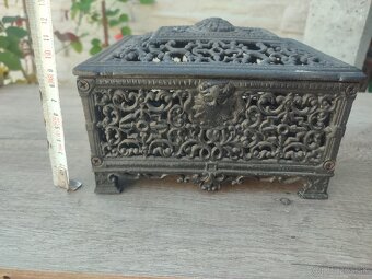 Krásná kovová truhlica 85€ - 5