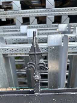 Masívna kovaná brána , plot, bránka - 5