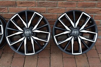 5x114,3 R17 Hlinikove disky Original Toyota Corolla - 5