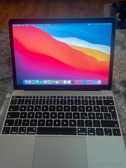 Apple MacBook - 5
