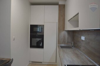 Prenájom novostavba 2 izbový byt Nitra centrum + garážové st - 5