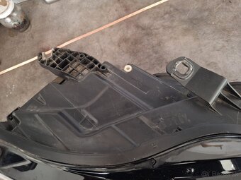 Predám pravý xenon Audi A6C74G0 941 774 C - 5