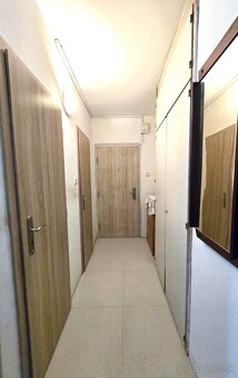 Predaj - 2 izbový byt vo vyhľadávanej časti Dúbravky - BA IV - 5