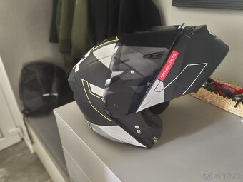 Výklopná prilba - 5