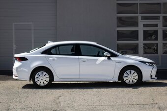 Toyota Corolla Hybrid - 5