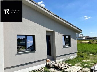 MOŽNOSŤ VIDIEŤ  - Novostavba 4-izbového RD obec Červeník, ok - 5