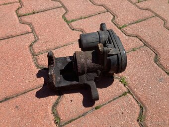 Kia Cee'd 2016 brzdový strmeň - 5