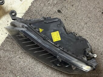 Predné svetlá octavia 3 xenon - 5