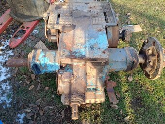 Zetor 25 Sadař - prevodovka+medzikus - 5