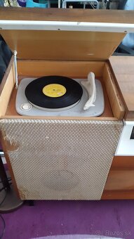 Rádio +gramofón TESLA - 5