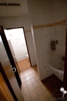 PRENÁJOM: rozľahlý obchodný priestor v centre, Piešťany - 5