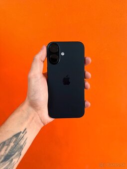 Apple iPhone 16 128gb - Ako nový - ČIERNY - 5