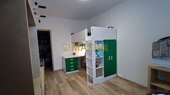 PREDAJ - priestranný moderný 3,5- izbový byt na ulici Pavla - 5