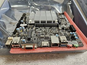 ASROCK nova základná doska Q1900TM-ITX - 5