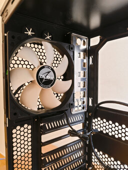 Mid Tower PC skriňa - Zalman Z1 Black - 5