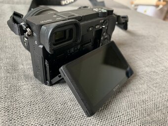 Sony A6400+16-50mm f/3.5-5.6 + Sigma 18-50mm f/2.8 DC DN - 5