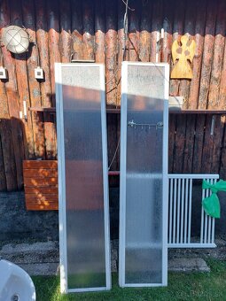 Umývadlo, radiátor, dvere do sprchového kúta - 5