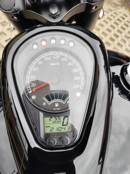 Suzuki C1500T - 5