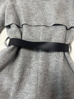 Asymetrický sivý kabát zn. Pietro Filipi originál - 5