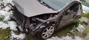 Predám búranú Hondu Civic 8g 1.8 VTEC 103kw len v celku - 5