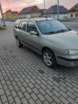 Renault mégane 1.6. - 5
