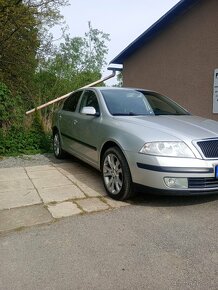 Škoda Octavia ll 2.0 TDI Elegance (sedan) - 5