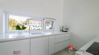 Na predaj dizajnový 4 izbový rodinný dom v Novej Dedinke. - 5