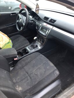 Rozpredam Volkswagen passat b6 combi cerveny - 5