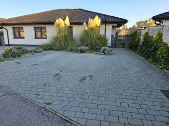 Dom 4izby / 400 m2 v Malom Raji (Slovenský Grob) - 5