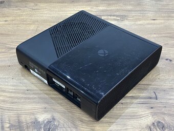 Samostatná herná konzola XBOX 360E - 5