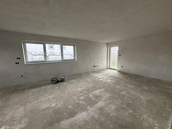 Priestranný bungalov v tichej lokalite pri Leviciach - 5