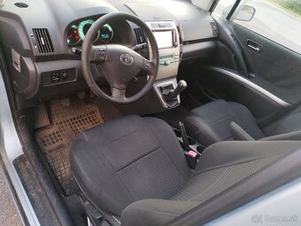 Toyota corolla Verso 7 miest - 5