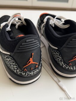 Nike AIR MAX Jordan - 5