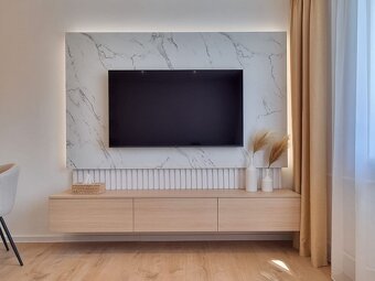 PRENÁJOM – EXKLUZÍVNY, NADŠTANDARDNÝ 2-IZBOVÝ BYT (71 m²) V - 5