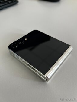 Samsung Galaxy Z Flip5 5G 8GB/256GB F731B - 5