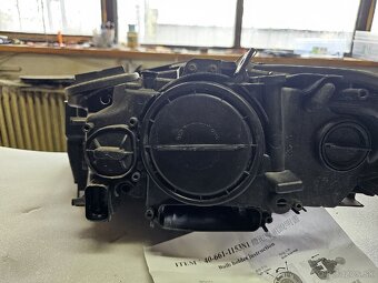 Bmw f10 predné svetlá halogén H7 - 5