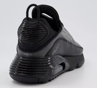 NIKE Air Max 2090 veľ. EUR 39 - 5
