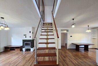 Predaj - 5 izbový dvojgeneračný rodinný dom-Rajka Maďarsko - 5