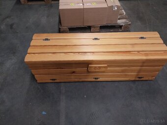 Stôl a stoličky - 5