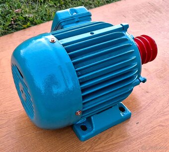 Predám 3 fázovy elektromotor MEZ Mohelnice 2,2kW - 5