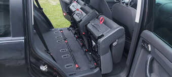 VW Touran 2,0 - 5