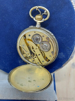 Predám funkčné strieborné hodinky Remontoir gravirované - 5