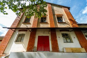 Ponúkame na predaj budovu / skladový priestor v Strážskom - 5